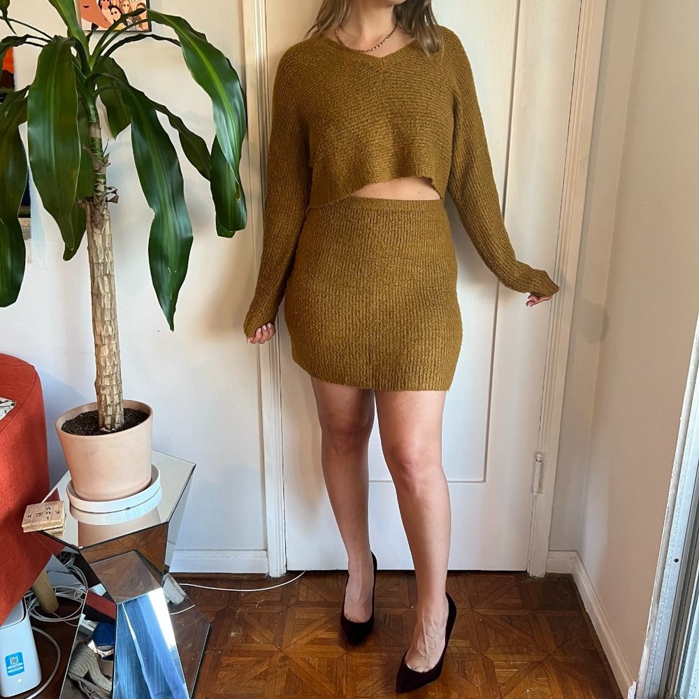 AE Two-Piece Sweater & Skirt Set - Size S